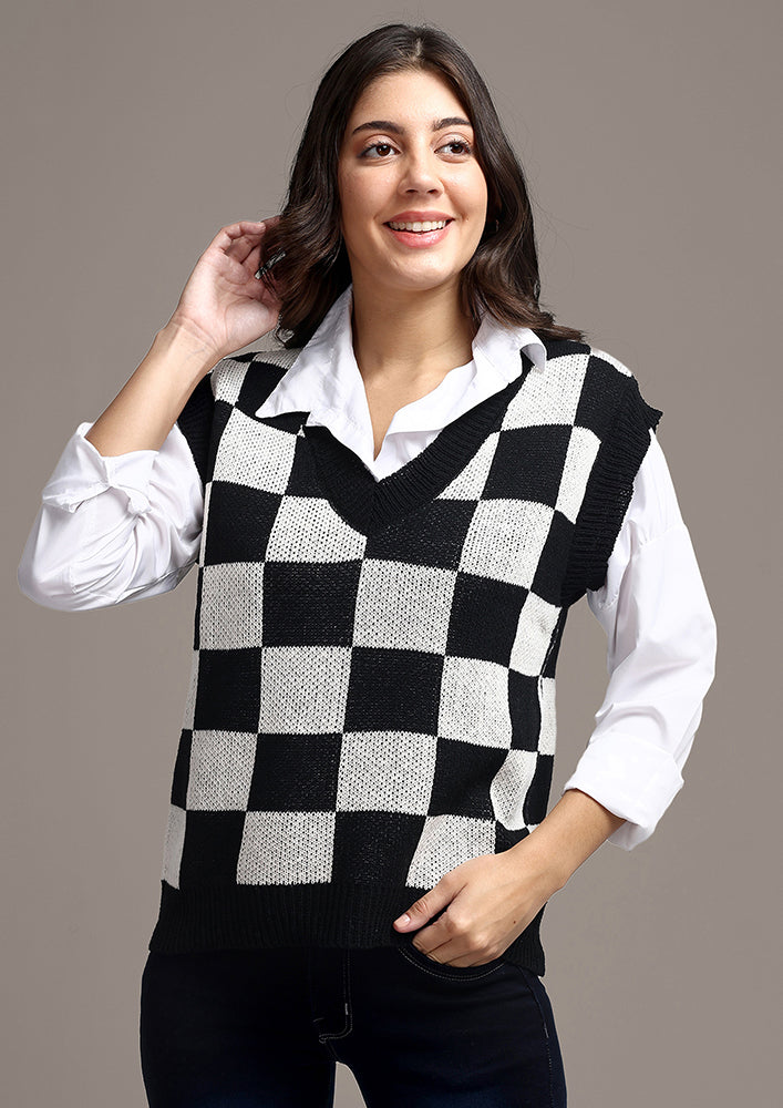 Checks Print Oversized Sleeveless V-Neck Knitted Vest