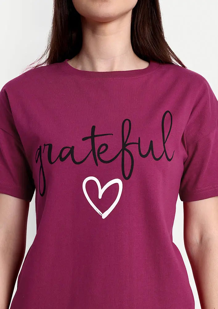 Viva Magenta Grateful Print Short Sleeve T-Shirt IKI CHIC Private Ltd