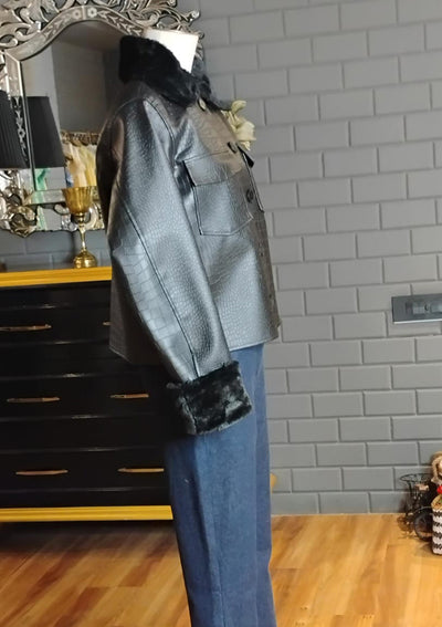 Black Crocodile Leather Jacket With Fur Collars And Detachable Cuffs