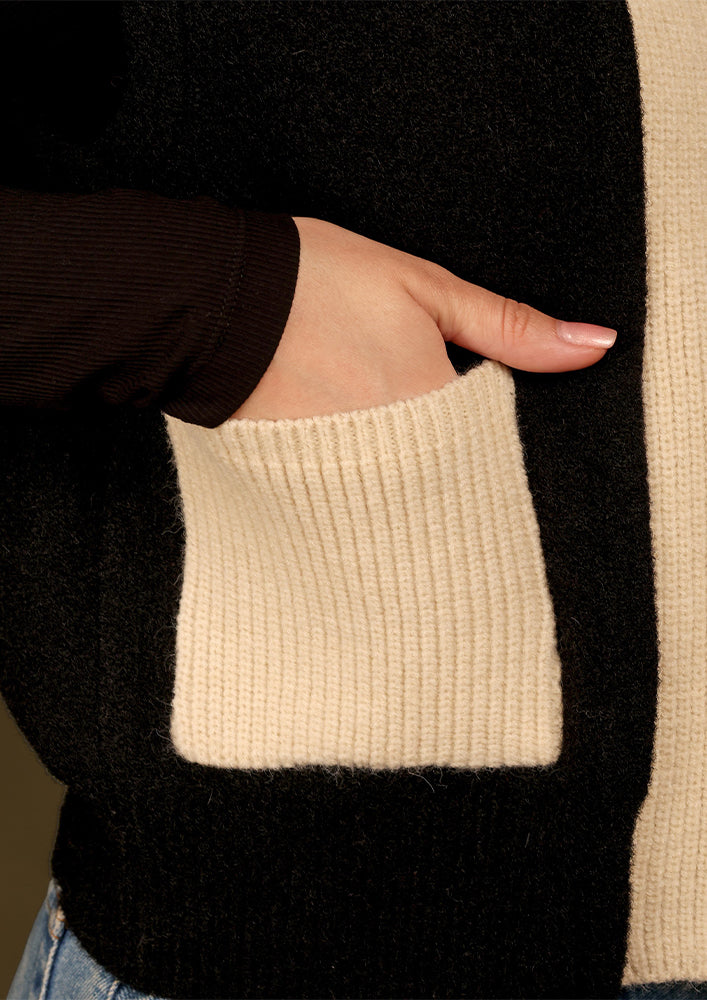 Knitted And Woolen Sleeveless Hoodie