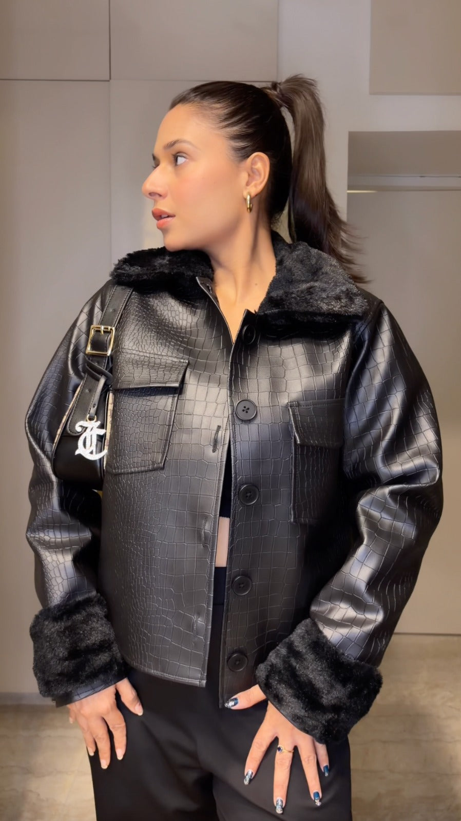 Black Crocodile Leather Jacket With Fur Collars And Detachable Cuffs